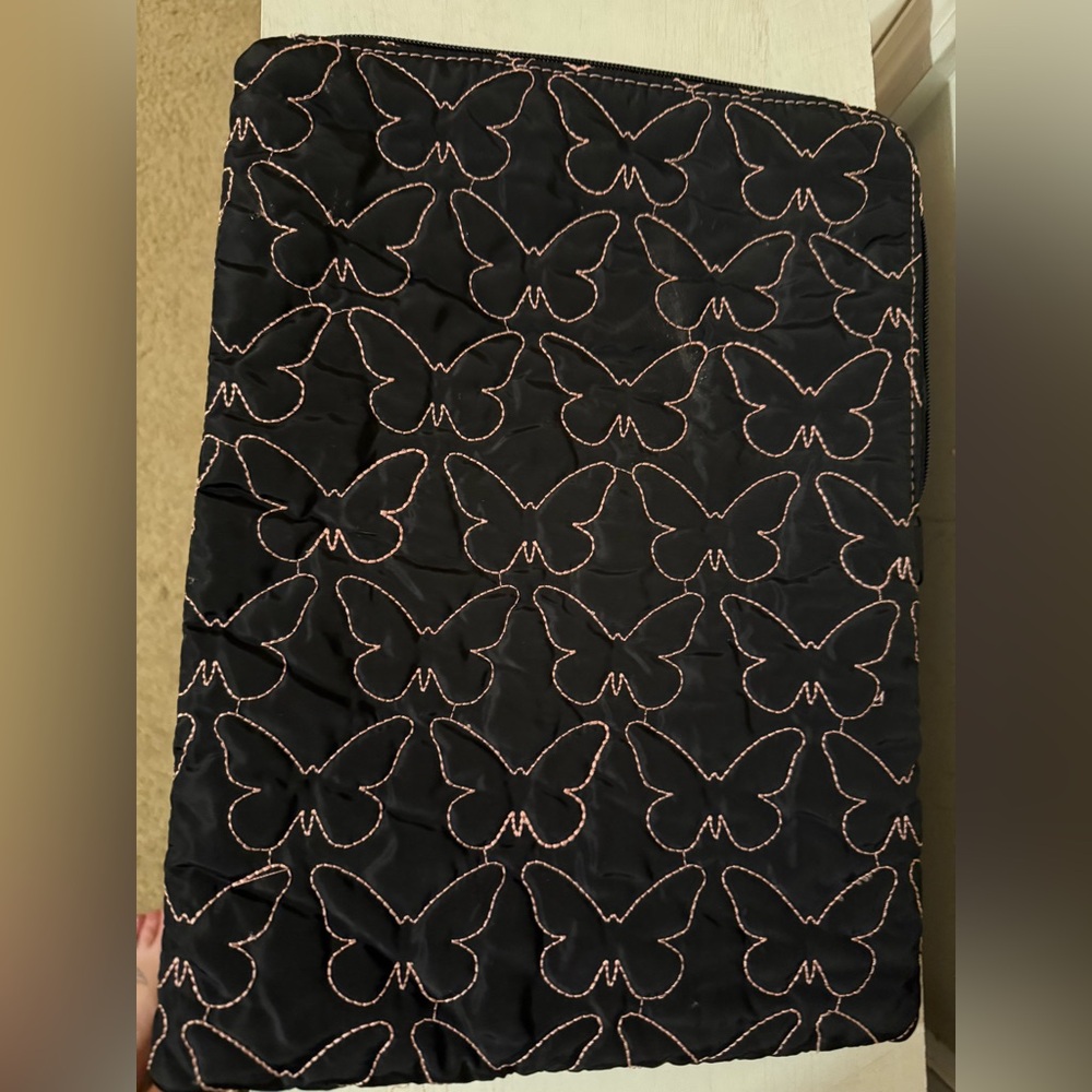 Laptop Holder sleeve 🖤🩷 🦋